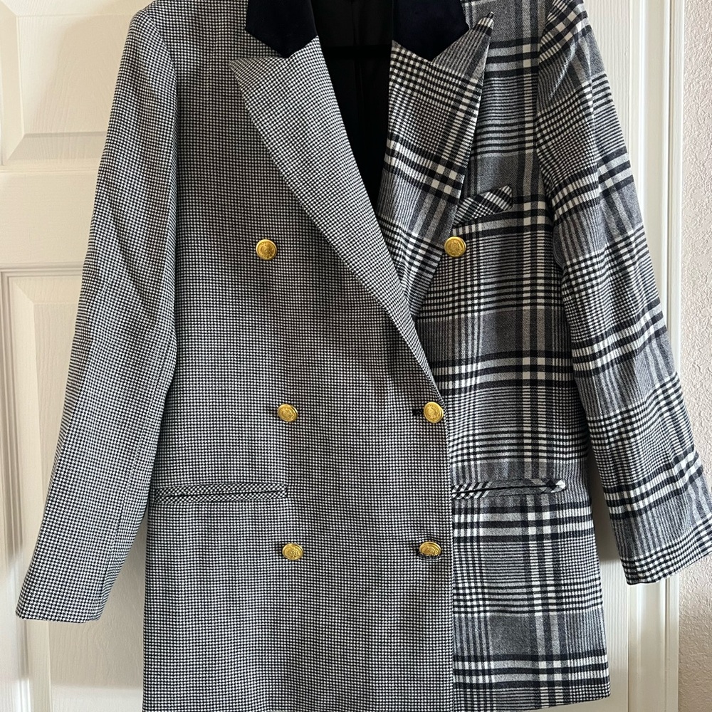Ronny Kobo Collection Black Blazer with Gold Chain Accent Mixed Media XS/S